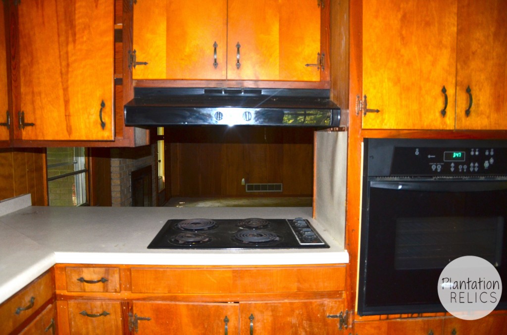 A view of the stove and oven before